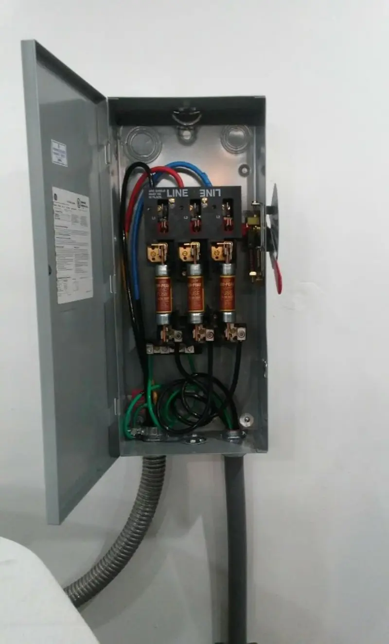 Three-phase disconnect switch installed for Smoke Detector Installation in Winter Garden